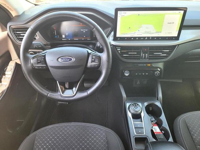 Photo of 2024 Gray Metallic Ford Escape