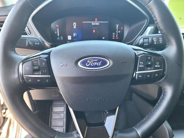 Photo of 2024 Gray Metallic Ford Escape
