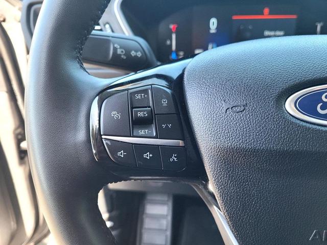 Photo of 2024 Gray Metallic Ford Escape