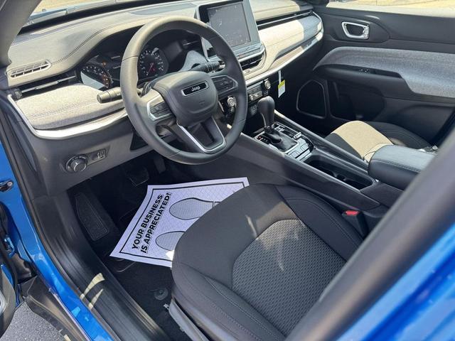 Photo of 2025 Hydro Blue Pearlcoat Jeep Compass