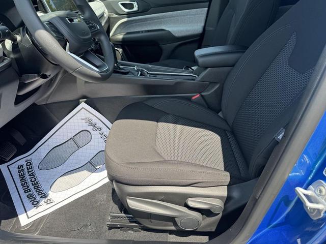 Photo of 2025 Hydro Blue Pearlcoat Jeep Compass