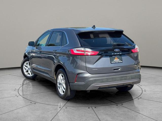 Photo of 2022 Gray Metallic Ford Edge