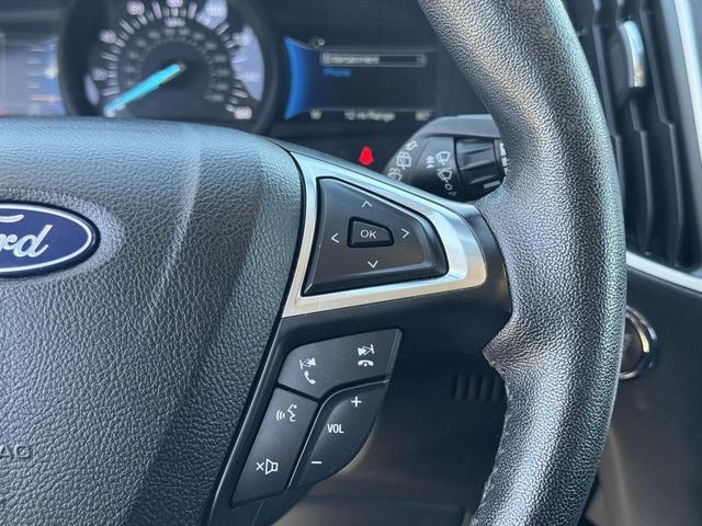 Photo of 2022 Gray Metallic Ford Edge