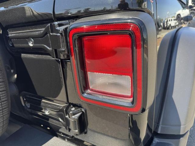 Photo of 2019 Black Clearcoat Jeep Wrangler Unlimited