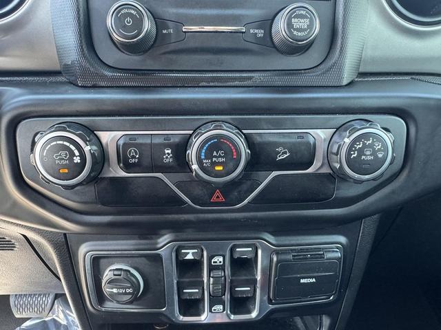 Photo of 2019 Black Clearcoat Jeep Wrangler Unlimited