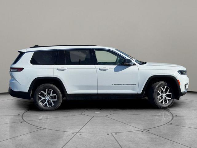 Photo of 2024 Bright White Clearcoat Jeep Grand Cherokee L