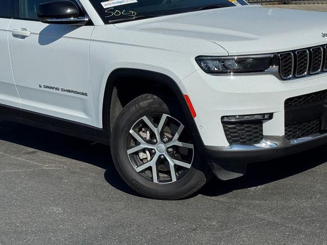 Photo of 2024 Bright White Clearcoat Jeep Grand Cherokee L