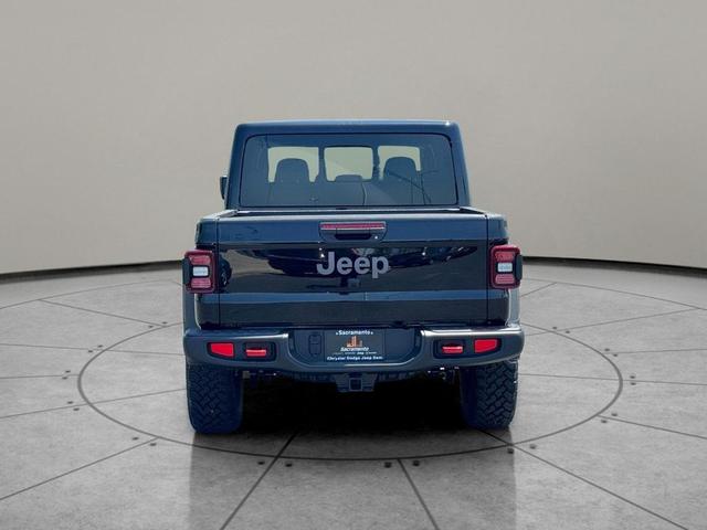 Photo of 2025 Black Clearcoat Jeep Gladiator