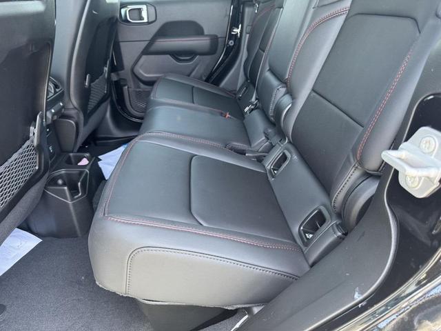 Photo of 2025 Black Clearcoat Jeep Gladiator