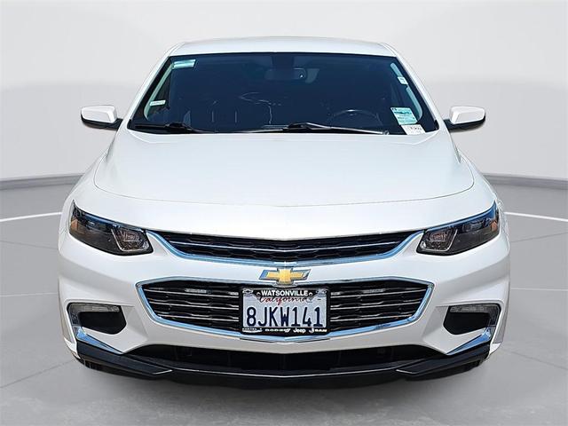 Photo of 2018 Iridescent Pearl Tricoat Chevrolet Malibu