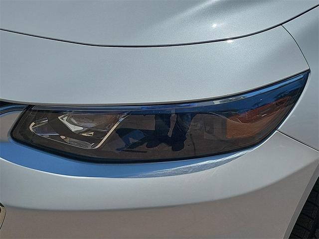 Photo of 2018 Iridescent Pearl Tricoat Chevrolet Malibu
