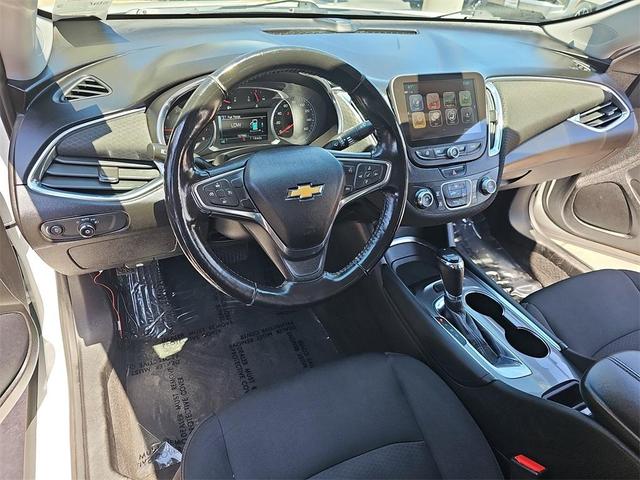 Photo of 2018 Iridescent Pearl Tricoat Chevrolet Malibu