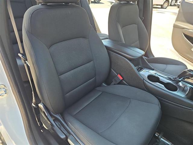 Photo of 2018 Iridescent Pearl Tricoat Chevrolet Malibu