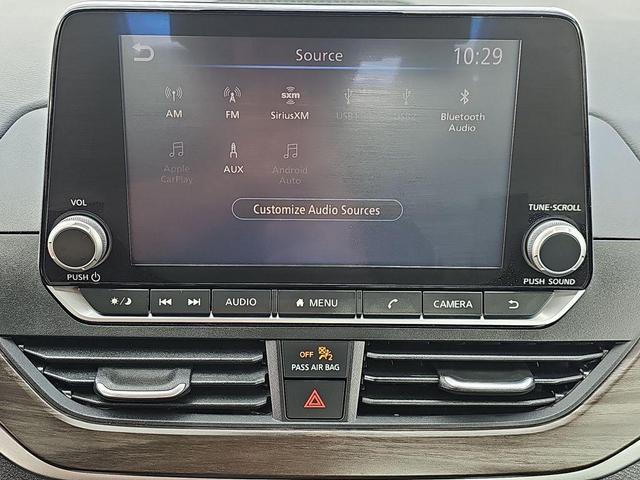 Photo of 2023 Black Nissan Altima