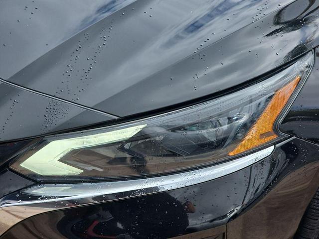 Photo of 2023 Black Nissan Altima