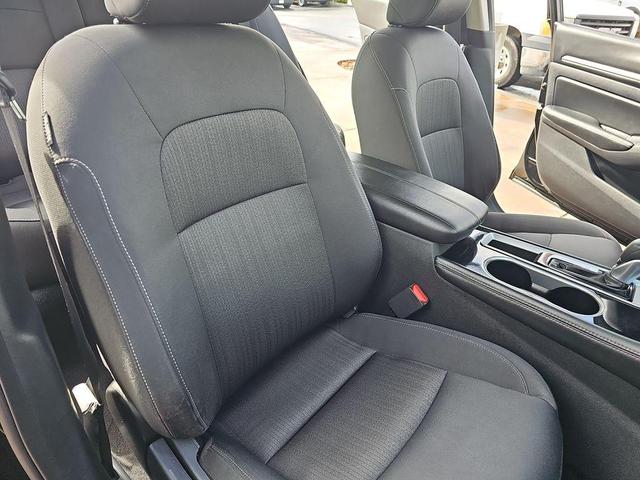 Photo of 2023 Black Nissan Altima
