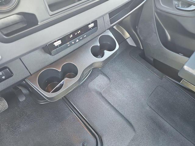 Photo of 2020 Arctic White Mercedes-Benz Sprinter 2500