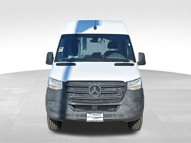 Photo of 2020 Arctic White Mercedes-Benz Sprinter 2500