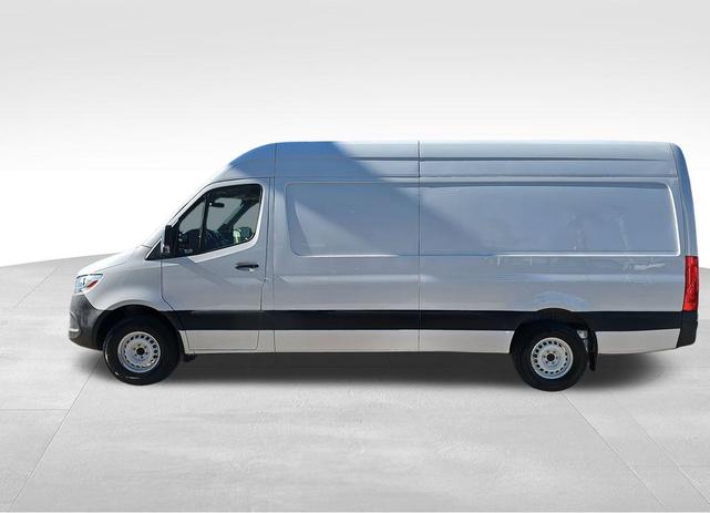 Photo of 2020 Arctic White Mercedes-Benz Sprinter 2500