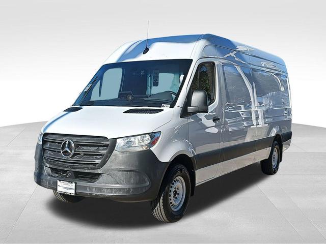 Photo of 2020 Arctic White Mercedes-Benz Sprinter 2500