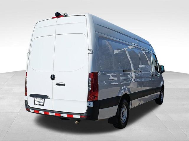 Photo of 2020 Arctic White Mercedes-Benz Sprinter 2500