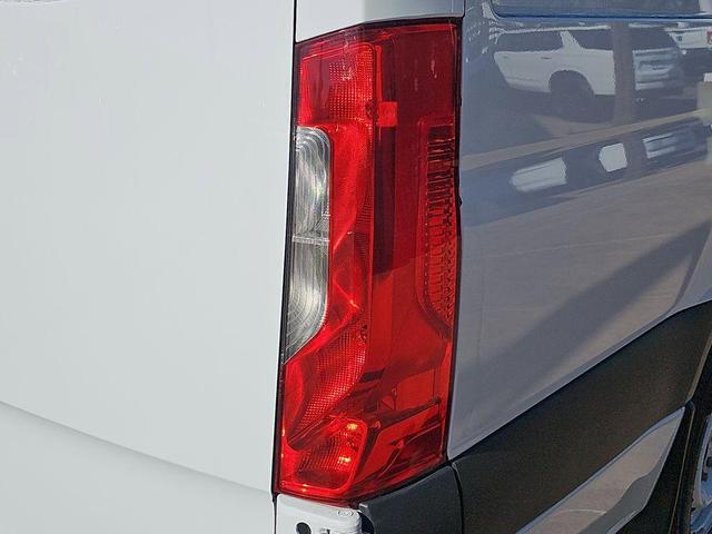 Photo of 2020 Arctic White Mercedes-Benz Sprinter 2500