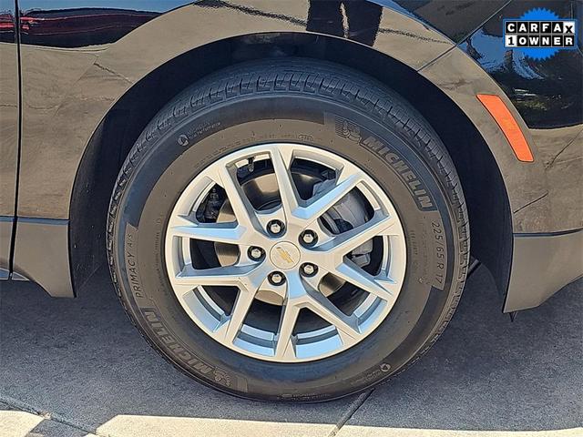 Photo of 2022 Mosaic Black Metallic Chevrolet Equinox
