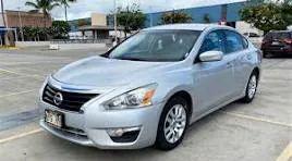 Photo of 2015 Silver Nissan Altima