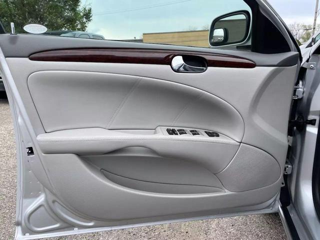 Photo of 2011 Quicksilver Metallic Buick Lucerne