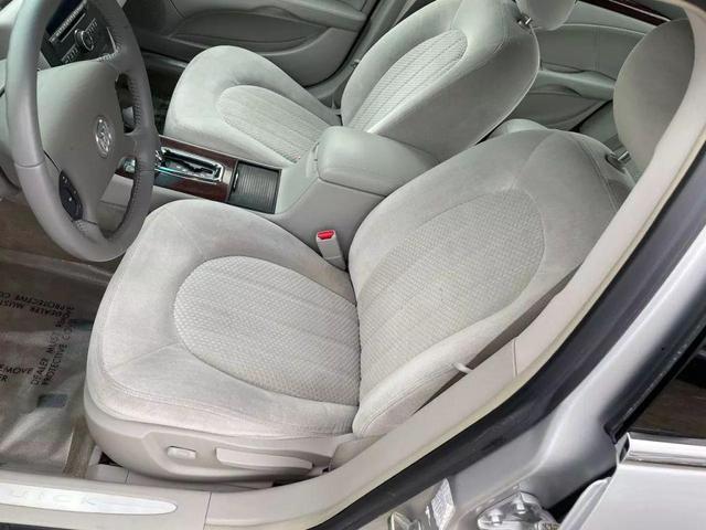 Photo of 2011 Quicksilver Metallic Buick Lucerne
