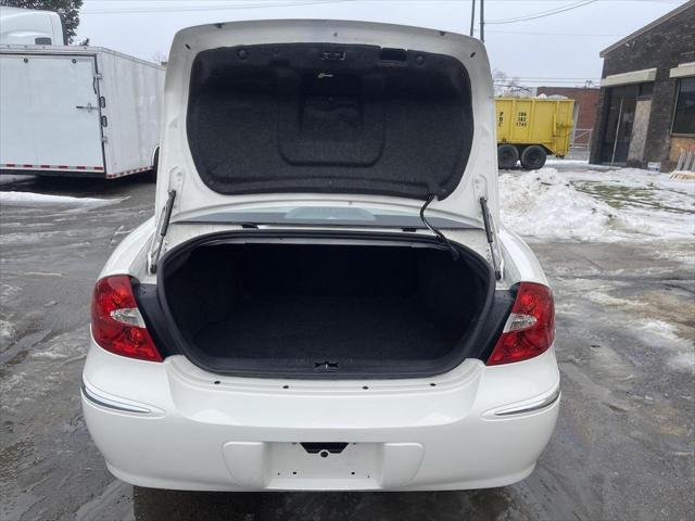 Photo of 2008 White Opal Buick LaCrosse
