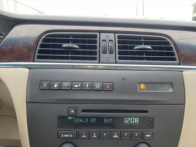 Photo of 2008 White Opal Buick LaCrosse