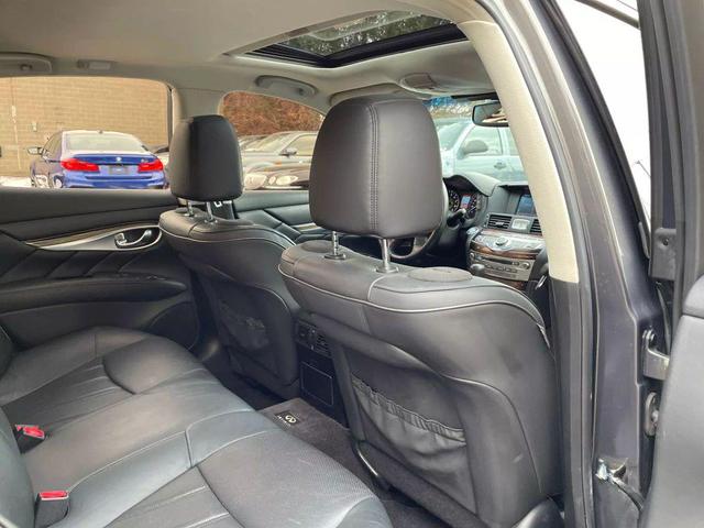 Photo of 2012 Grey INFINITI M35h