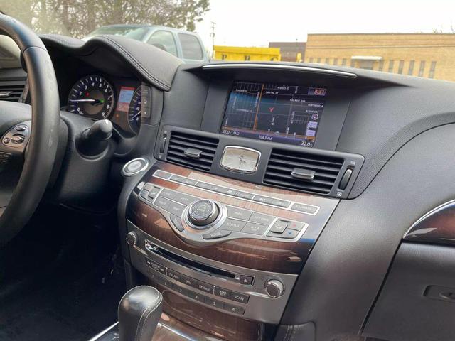 Photo of 2012 Grey INFINITI M35h