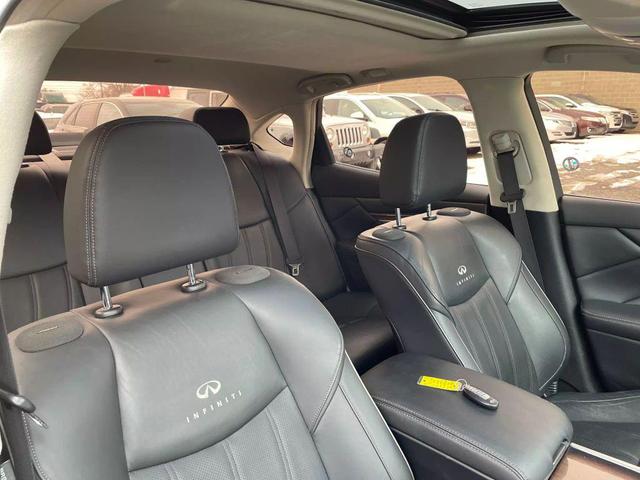 Photo of 2012 Grey INFINITI M35h