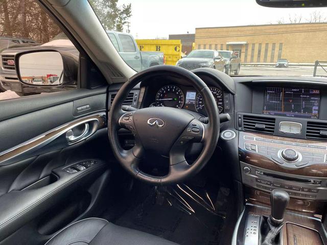 Photo of 2012 Grey INFINITI M35h