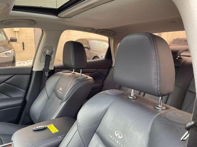 Photo of 2012 Grey INFINITI M35h
