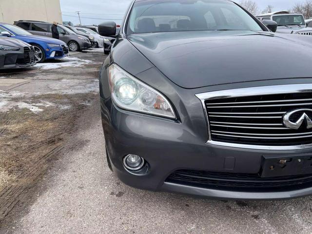 Photo of 2012 Grey INFINITI M35h