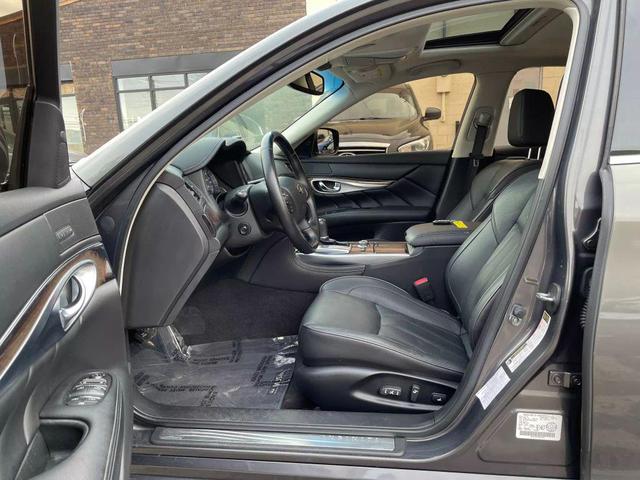 Photo of 2012 Grey INFINITI M35h