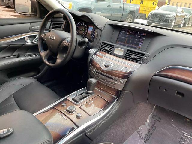 Photo of 2012 Grey INFINITI M35h