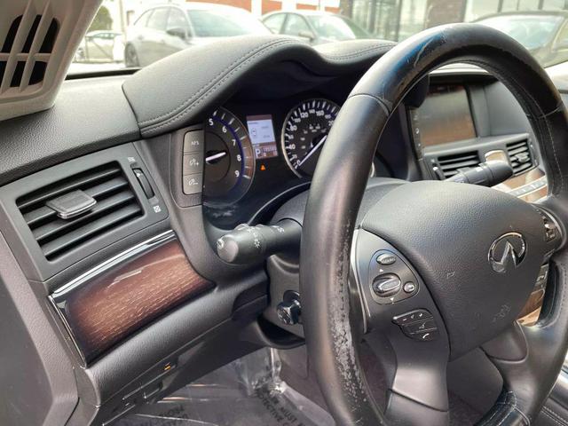 Photo of 2012 Grey INFINITI M35h