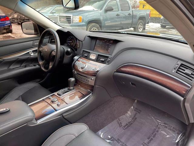 Photo of 2012 Grey INFINITI M35h