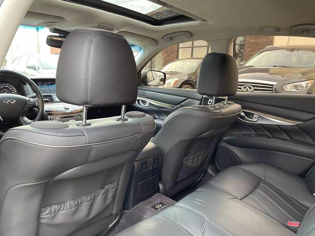Photo of 2012 Grey INFINITI M35h