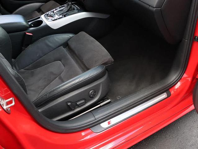 Photo of 2010 Misano Red Pearl Audi A4