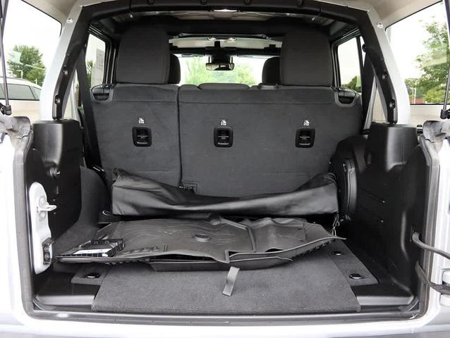 Photo of 2022 Silver Zynith Clearcoat Jeep Wrangler Unlimited