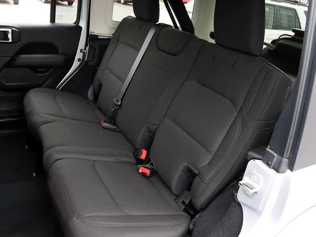 Photo of 2022 Silver Zynith Clearcoat Jeep Wrangler Unlimited