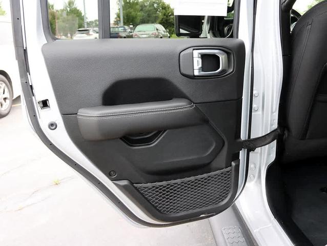 Photo of 2022 Silver Zynith Clearcoat Jeep Wrangler Unlimited
