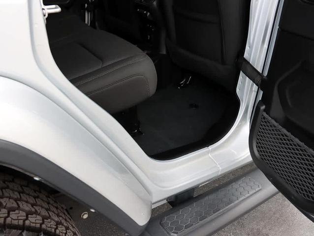 Photo of 2022 Silver Zynith Clearcoat Jeep Wrangler Unlimited