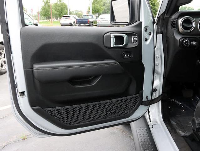 Photo of 2022 Silver Zynith Clearcoat Jeep Wrangler Unlimited