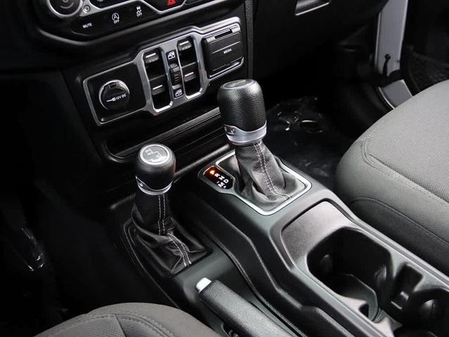 Photo of 2022 Silver Zynith Clearcoat Jeep Wrangler Unlimited